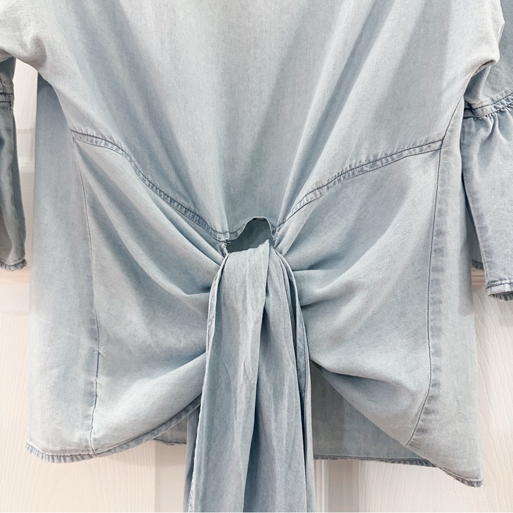 Express Chambray Flutter Sleeve tie back Top Blue sz XS - Picture 5 of 7